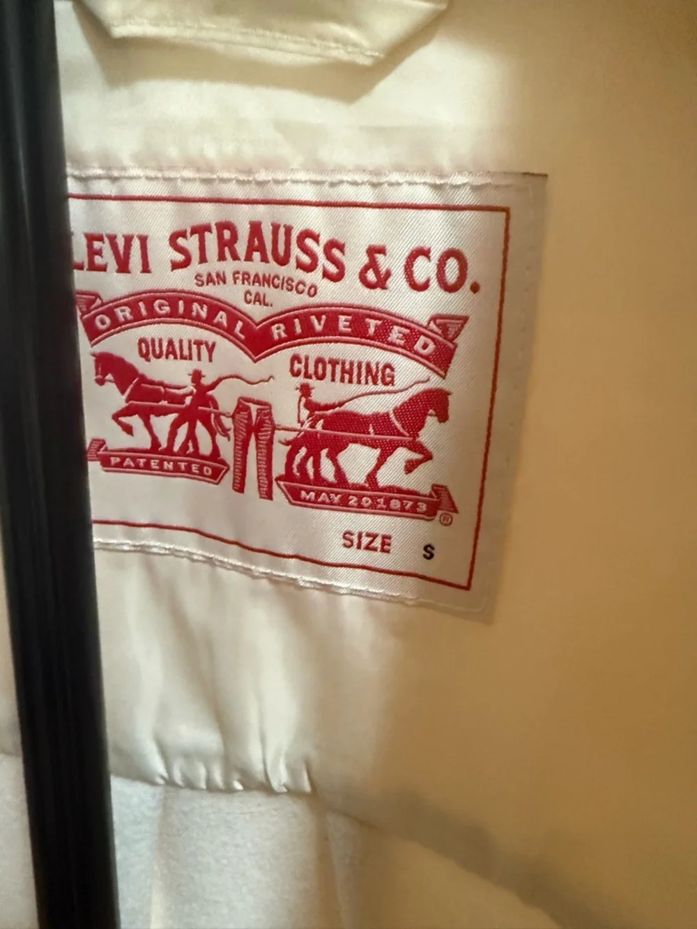New Levi's Cream Sherpa Jacket with Blue Denim Trim - Picture 4 of 4